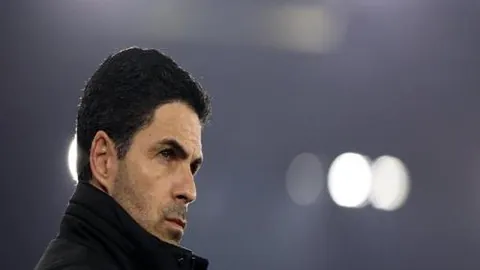 曼联本赛季前六轮4负创37年最差战绩，拜仁与巴萨成欧冠最大拦路虎！